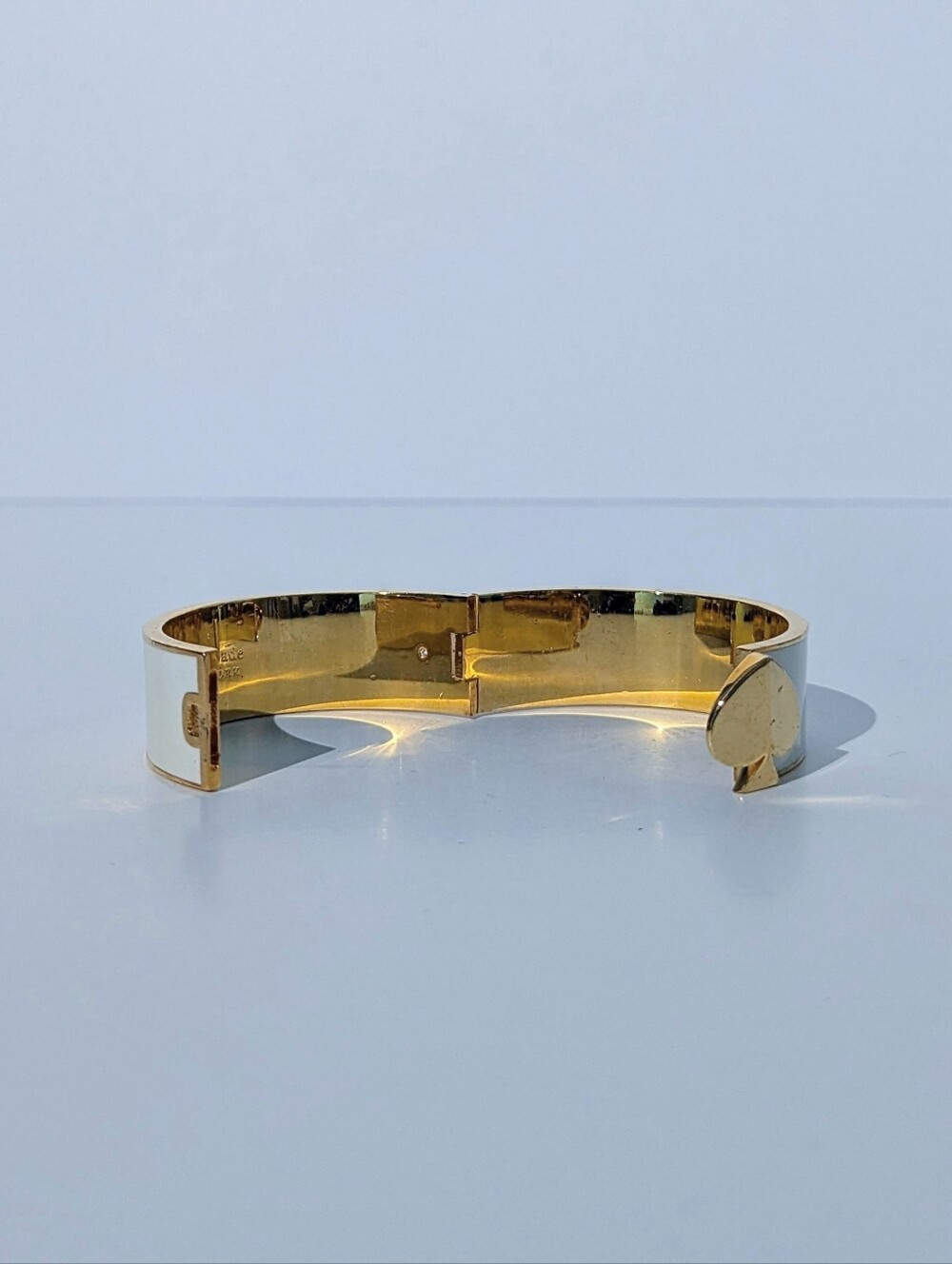 Kate Spade Heritage Spade Enamel Hinged Bangle Wh Enamel Gold-Tone Cuff Bracelet - Picture 3 of 10